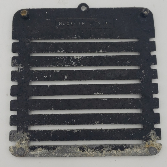 Vintage Cast Metal Trivet Kitchen Wall Hanging 5" - Picture 2 of 3